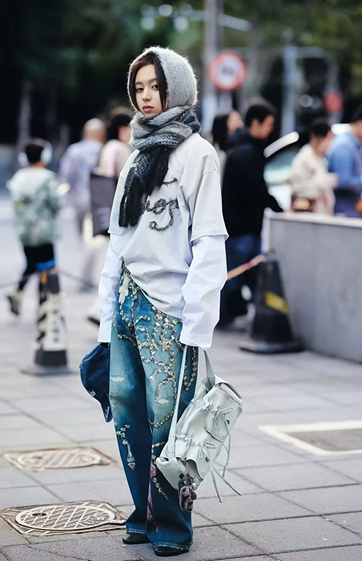 アクネストゥディオズ 3D プリントリボンジーンズ