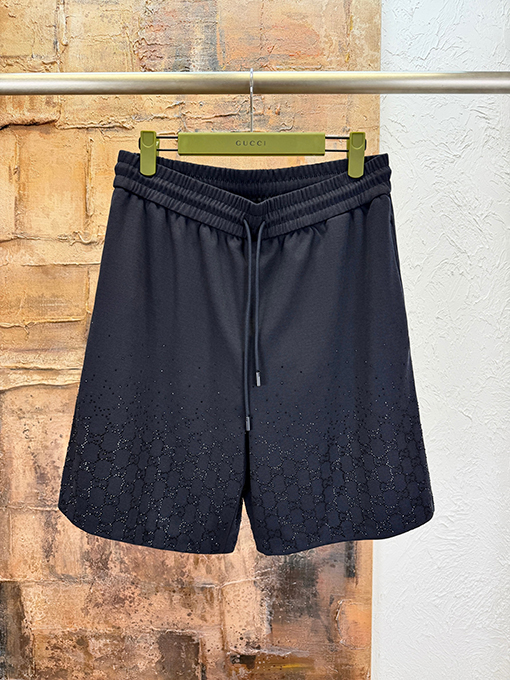 グッチ ダイヤモンド装飾のショートパンツ