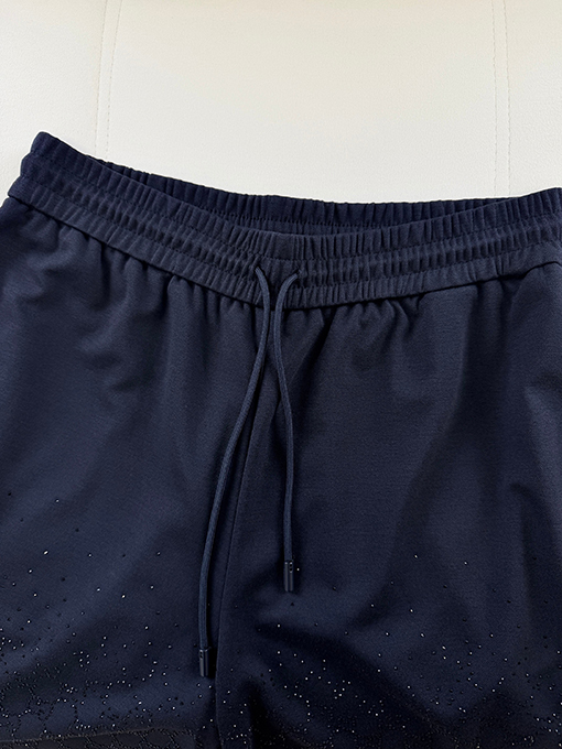 グッチ ダイヤモンド装飾のショートパンツ