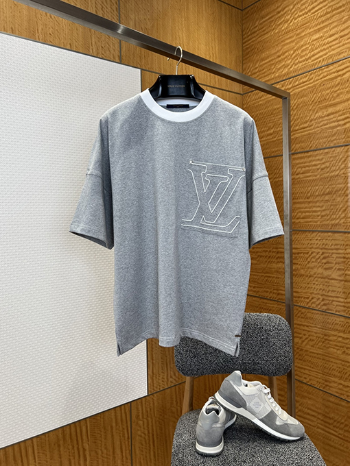 ルイヴィトン LV ポケットエンブレム付き半袖Tシャツ