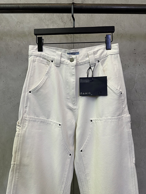 プラダブランドスーパーコピー 三角形の革製ワークジーンズ