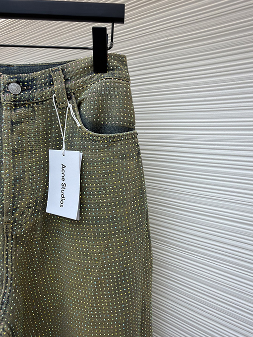 アクネストゥディオズ 巳年の限定ダイヤモンド入りジーンズ