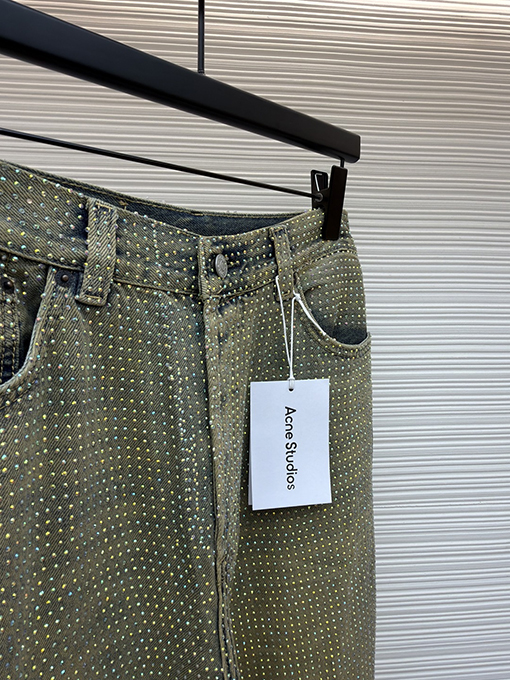 アクネストゥディオズ 巳年の限定ダイヤモンド入りジーンズ