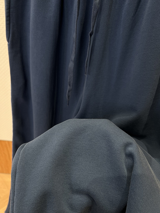 バレンシアガ サイドストライプ柄のワイドレッグカジュアルパンツ