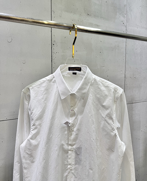 ルイヴィトンコピー さりげない文字柄のモノグラムジャカード長袖シャツ