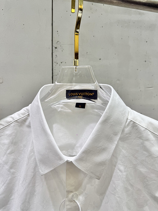 ルイヴィトンコピー さりげない文字柄のモノグラムジャカード長袖シャツ