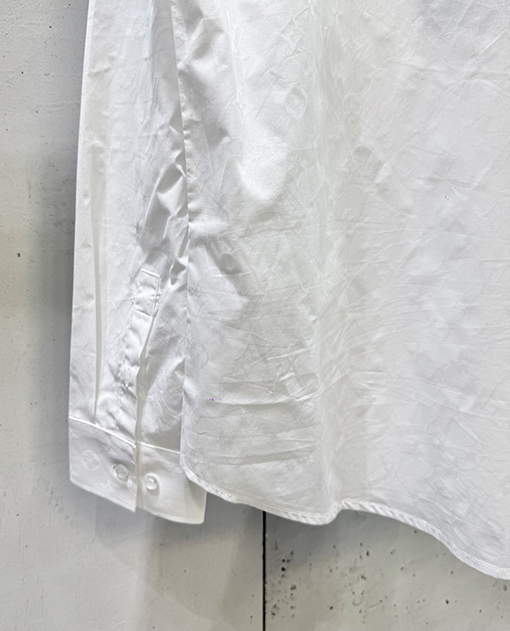 ルイヴィトンコピー さりげない文字柄のモノグラムジャカード長袖シャツ