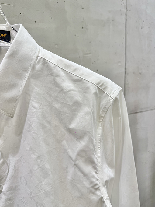 ルイヴィトンコピー さりげない文字柄のモノグラムジャカード長袖シャツ