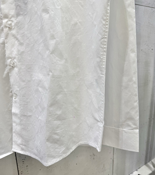 ルイヴィトンコピー さりげない文字柄のモノグラムジャカード長袖シャツ