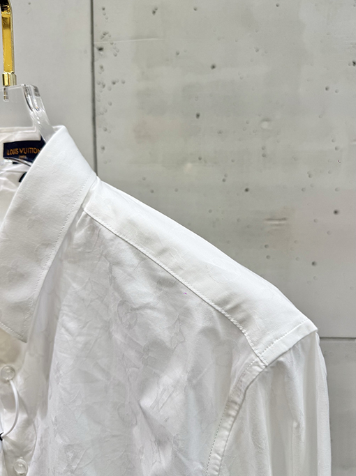 ルイヴィトンコピー さりげない文字柄のモノグラムジャカード長袖シャツ