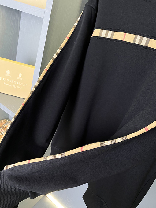 バーバリーコピー 小さめのチェック柄クルーネックのスウェットシャツ