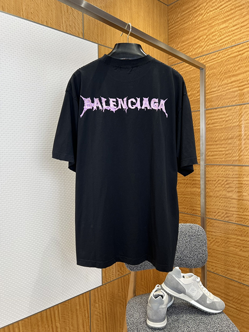 バレンシアガスーパーコピー BALENCIAGA ゴシックの文字刺繍入りクルーネック半袖Tシャツ