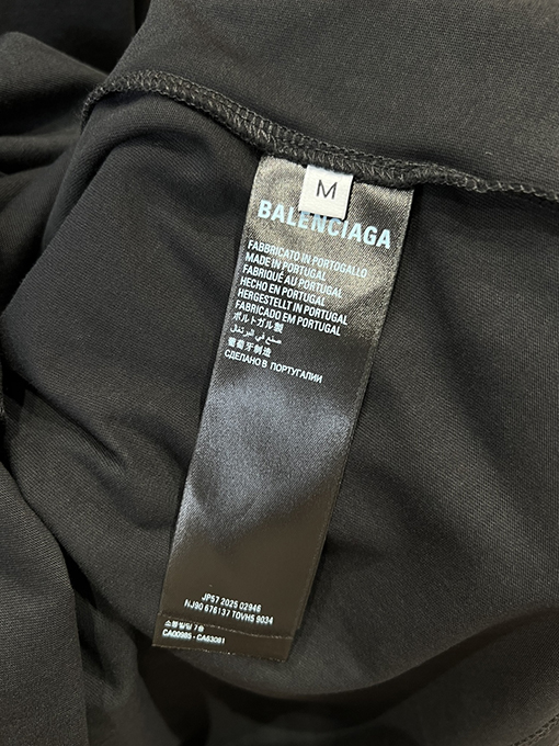 バレンシアガスーパーコピー BALENCIAGA ゴシックの文字刺繍入りクルーネック半袖Tシャツ