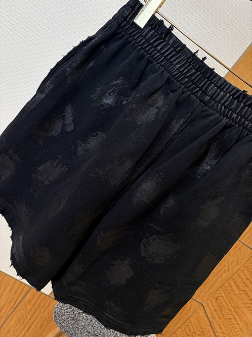 バレンシアガスーパーコピー BALENCIAGA 刺繍入りダメージドローストリングショーツ