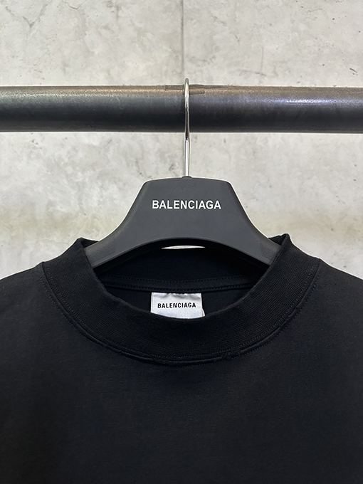 バレンシアガブランドスーパーコピー Balenciaga ファッションノートルダム大聖堂のクラックルプリント半袖Tシャツ