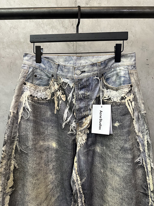 アクネストゥディオズ 3D プリントされたフェイクツーピースダメージジーンズ
