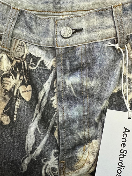 アクネストゥディオズ 3D プリントされたフェイクツーピースダメージジーンズ