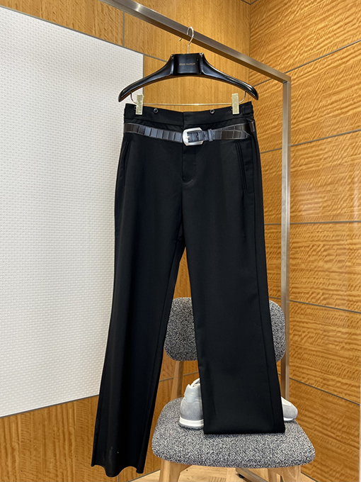 プラダコピー ベルト装飾付きズボン