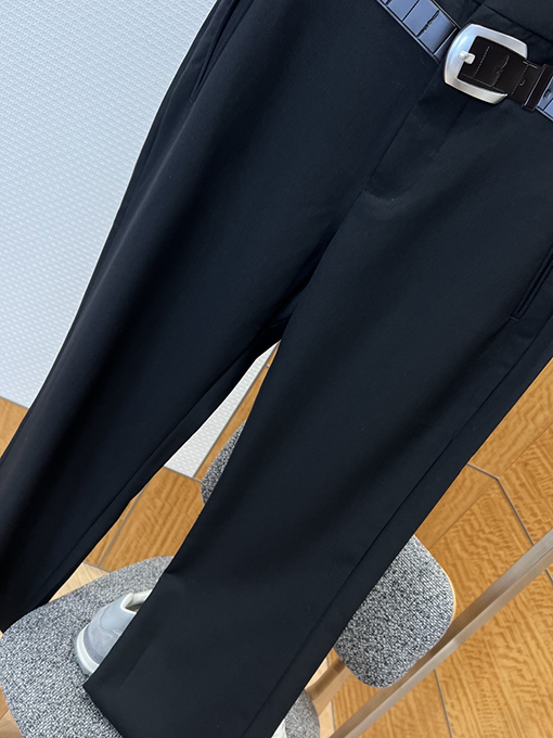 プラダコピー ベルト装飾付きズボン