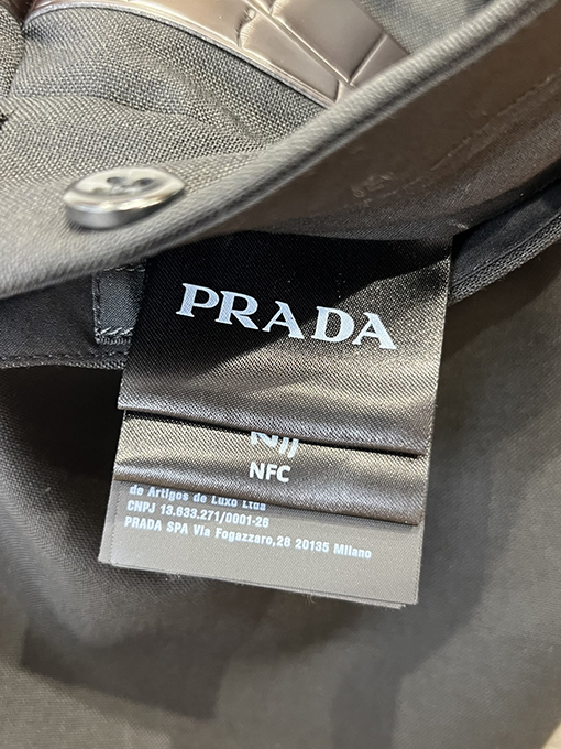 プラダコピー ベルト装飾付きズボン