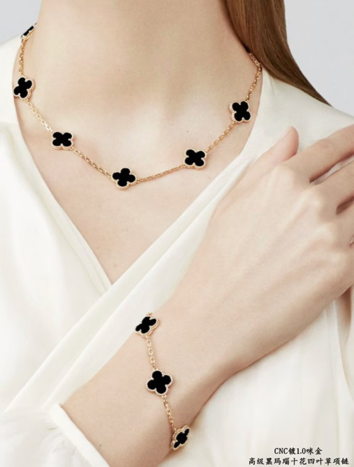 ヴァンクリーフ&アーペルズ レディースファッションネックレス