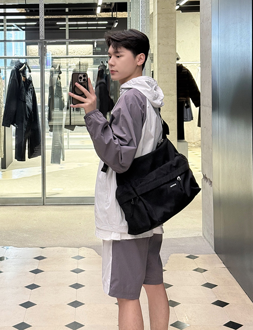 バレンシアガ Balenciaga 刺繍入りショートパンツ