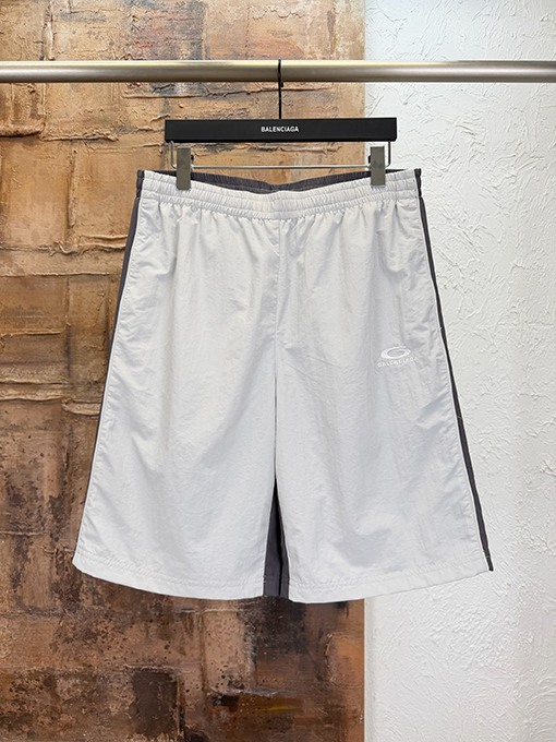バレンシアガ Balenciaga 刺繍入りショートパンツ