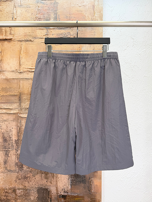 バレンシアガ Balenciaga 刺繍入りショートパンツ