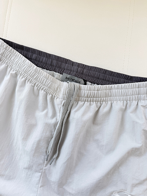 バレンシアガ Balenciaga 刺繍入りショートパンツ