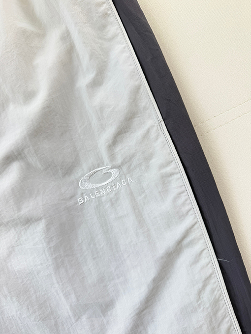 バレンシアガ Balenciaga 刺繍入りショートパンツ