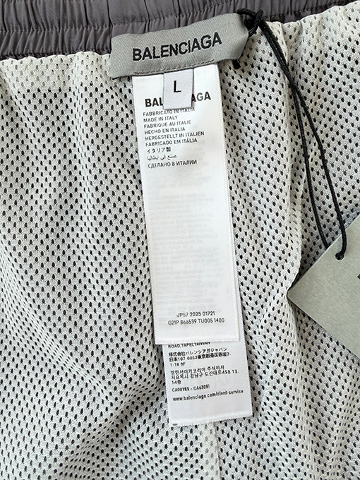 バレンシアガ Balenciaga 刺繍入りショートパンツ