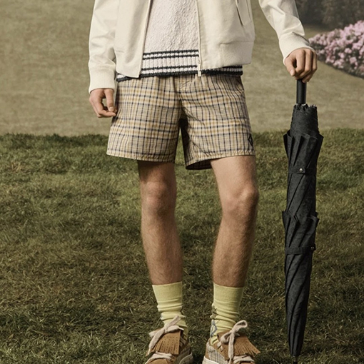 ディオール チェック柄のロゴ刺繍入りショートパンツ