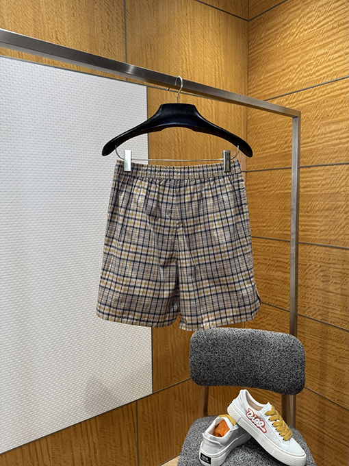 ディオール チェック柄のロゴ刺繍入りショートパンツ