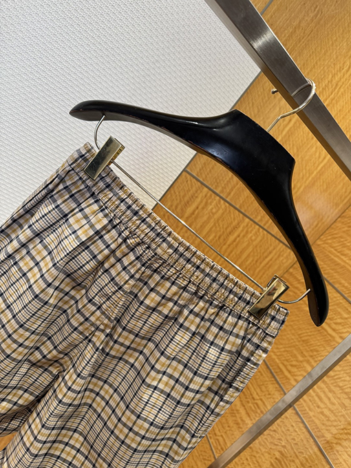 ディオール チェック柄のロゴ刺繍入りショートパンツ