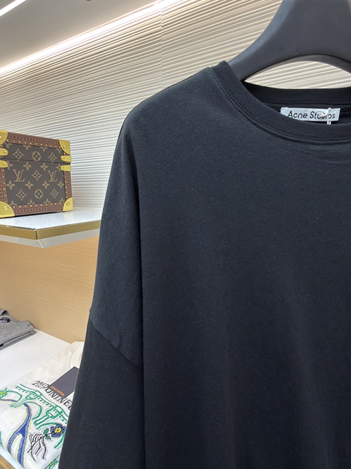 アクネストゥディオズコピー レディースプリーツの花のつぼみのシルエットシンプルなレタープリントドロップショルダーの七分袖シャツ