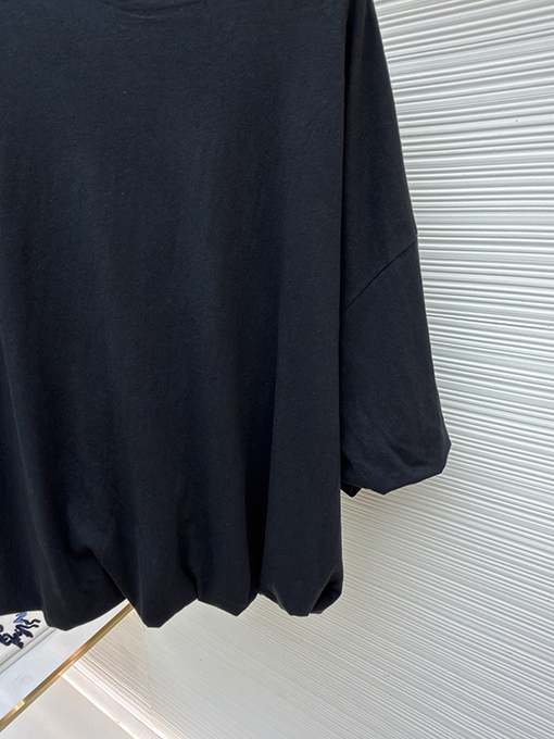 アクネストゥディオズコピー レディースプリーツの花のつぼみのシルエットシンプルなレタープリントドロップショルダーの七分袖シャツ