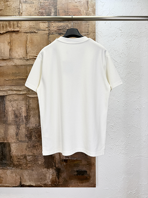 ルイヴィトンスーパーコピー レザーロゴ入りキルティングポケット付き半袖Tシャツ