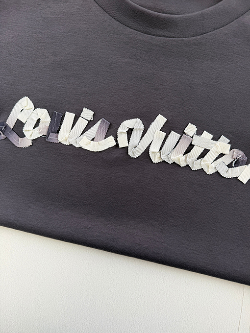 ルイヴィトン グラデーションリボンマニュアル刺繍半袖Tシャツ
