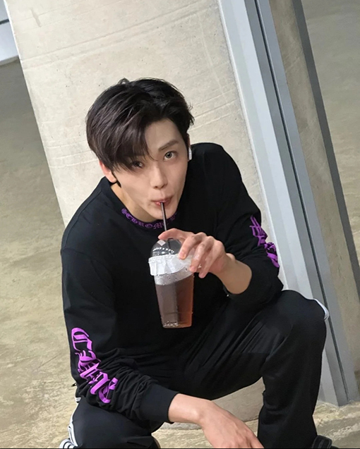 クロムハーツ ローズレッドの長袖シャツ