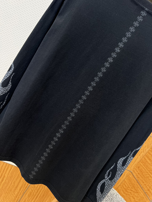 クロムハーツ 炎のサンスクリットプリント長袖シャツ