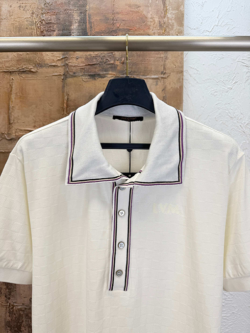 ルイヴィトン 刺繍ロゴ入りチェッカーボードの半袖ポロシャツ