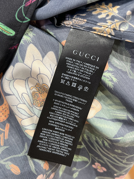 グッチ 花柄と昆虫柄の半袖シャツ
