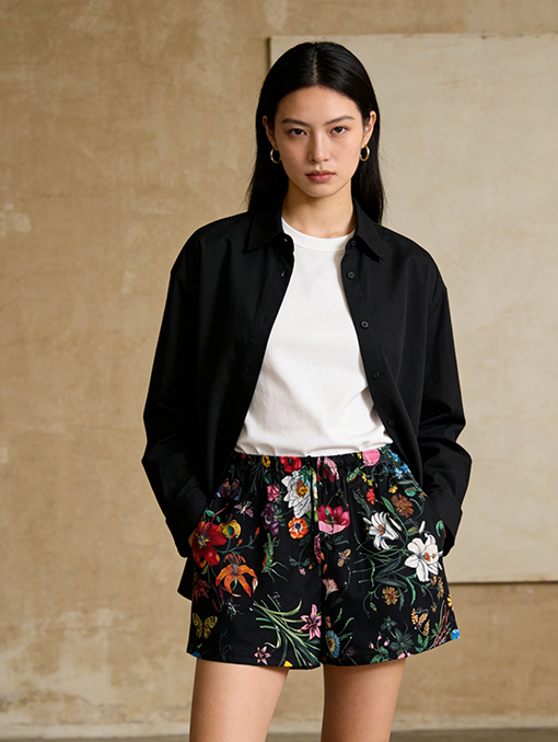 グッチスーパーコピー 花柄と昆虫柄のドローストリングショーツ