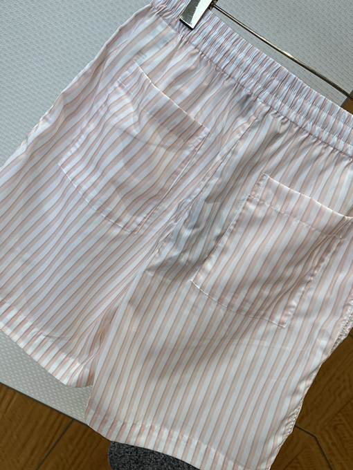 ルイヴィトン ストライプ柄の半袖シャツとショートパンツのセット