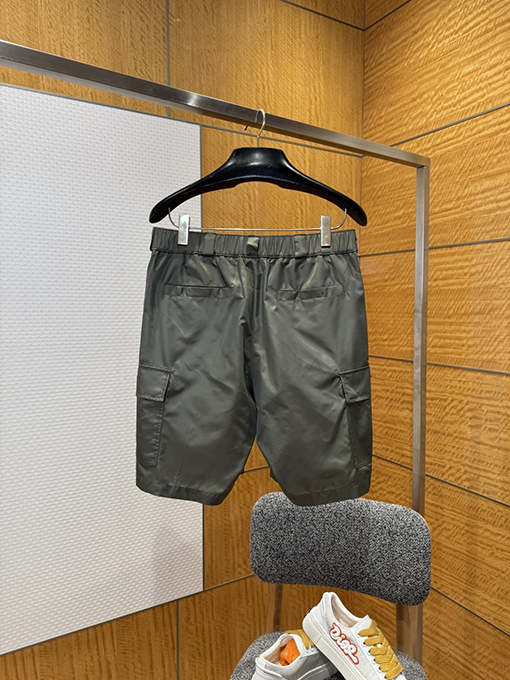 プラダスーパーコピー ナイロン製カーゴショーツ