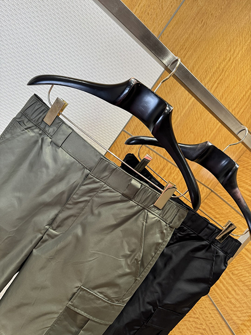 プラダスーパーコピー ナイロン製カーゴショーツ