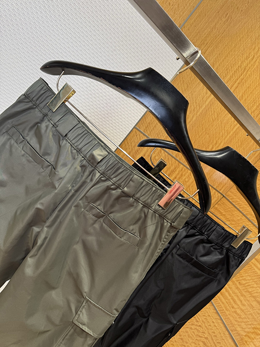 プラダスーパーコピー ナイロン製カーゴショーツ