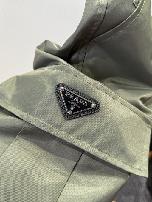 プラダスーパーコピー ナイロン製カーゴショーツ