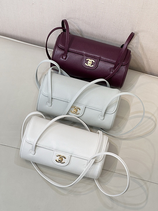 シャネル レディース押しをしたグレインカーフスキンバッグ