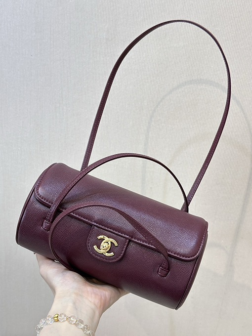 シャネル レディース押しをしたグレインカーフスキンバッグ